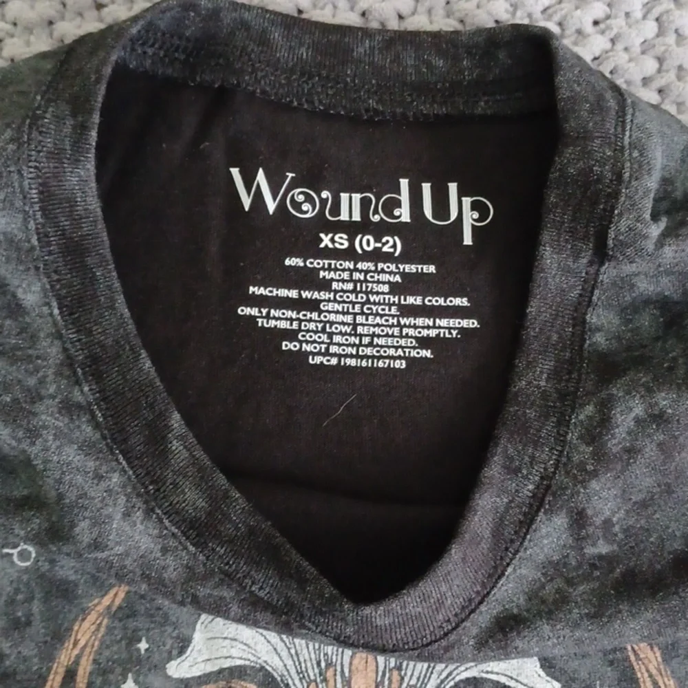 The Sun / The Moon Wound up t-shirt  NWT - Picture 8 of 8